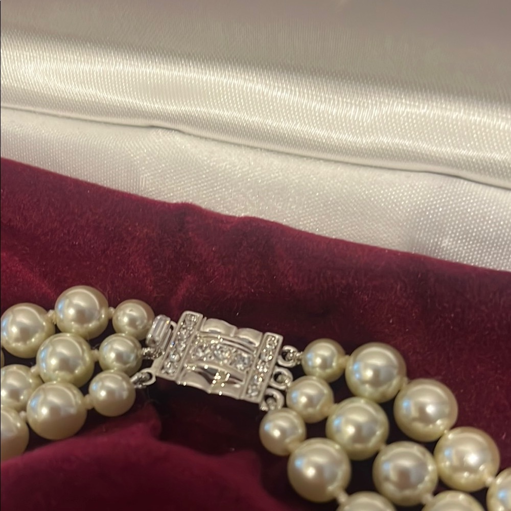 Classic Cream Multi-Strand Pearl Necklace - Picture 5 of 8